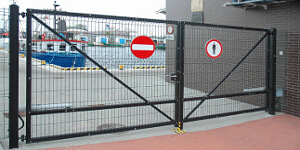 Ворота распашные для 2D и 3D ограждений в Омске